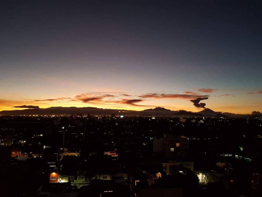 Apartment Centrally Located Loft With Amazing Views Of Volcanoes *