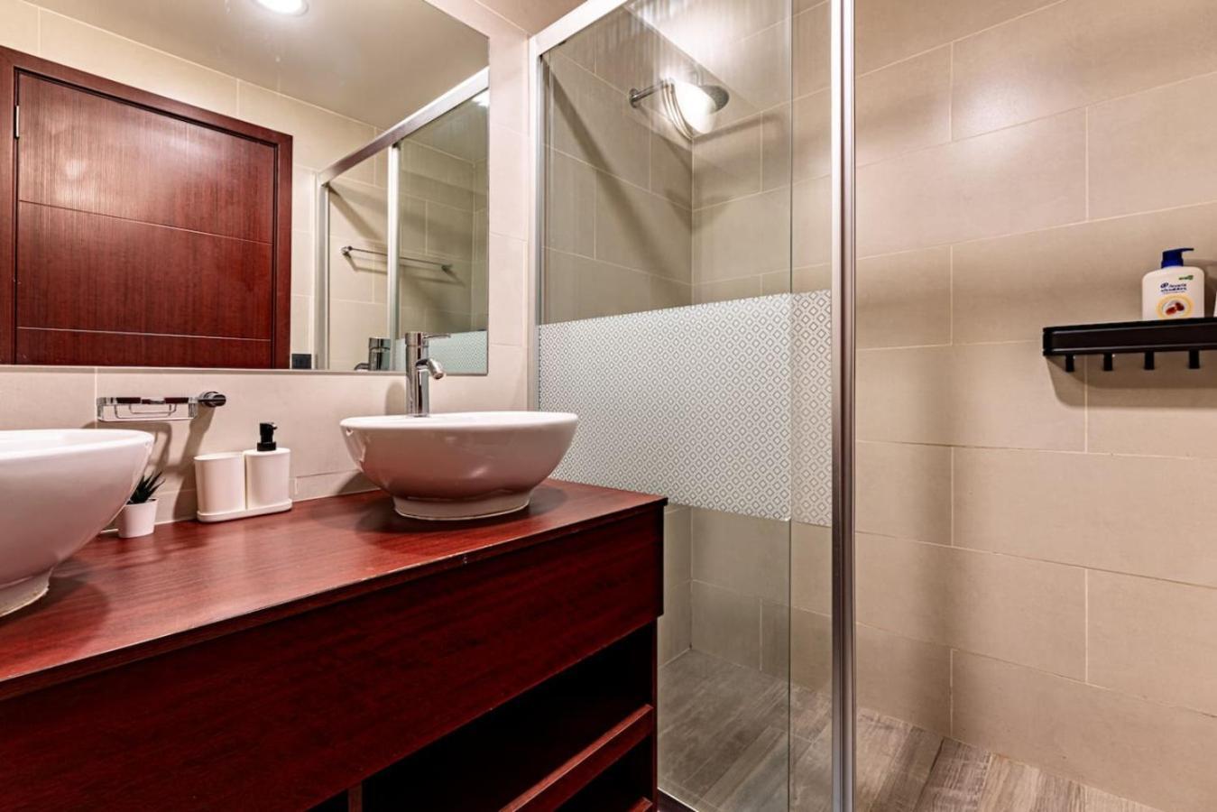 Stylish With Pool And Gym Apartamento