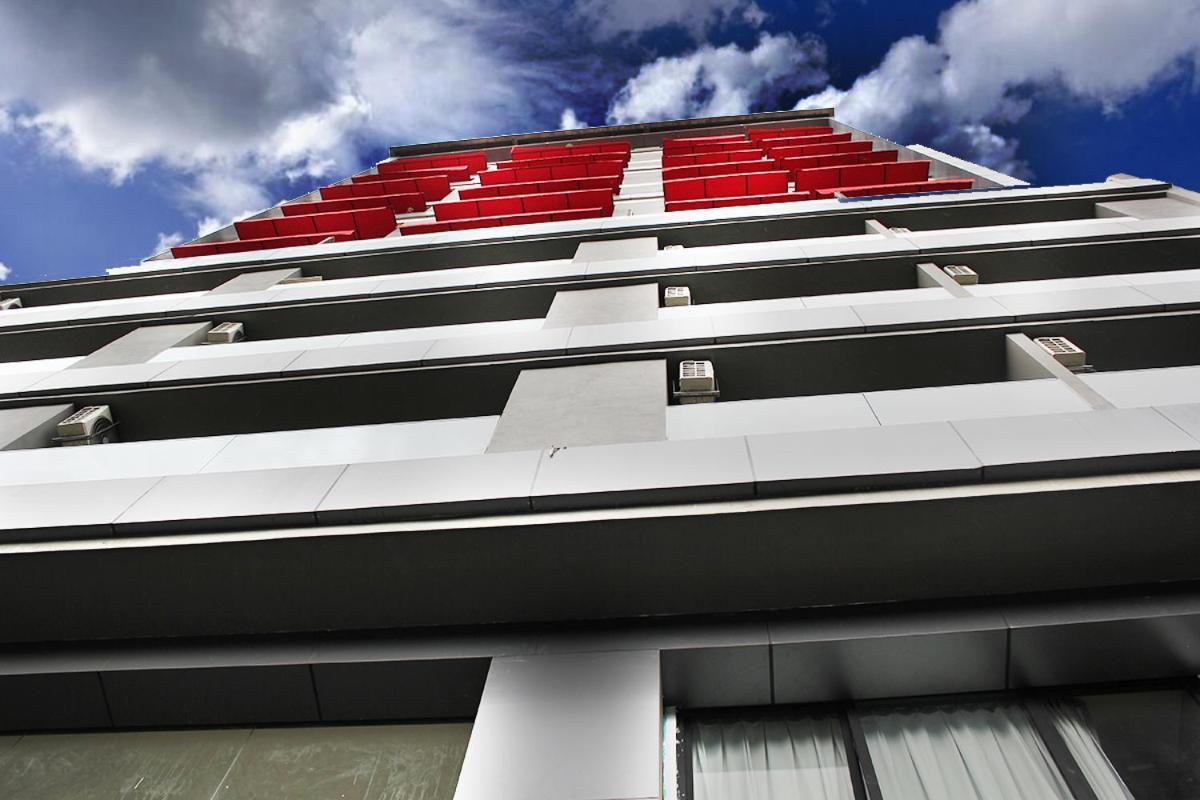 Hive Roma By G 4*