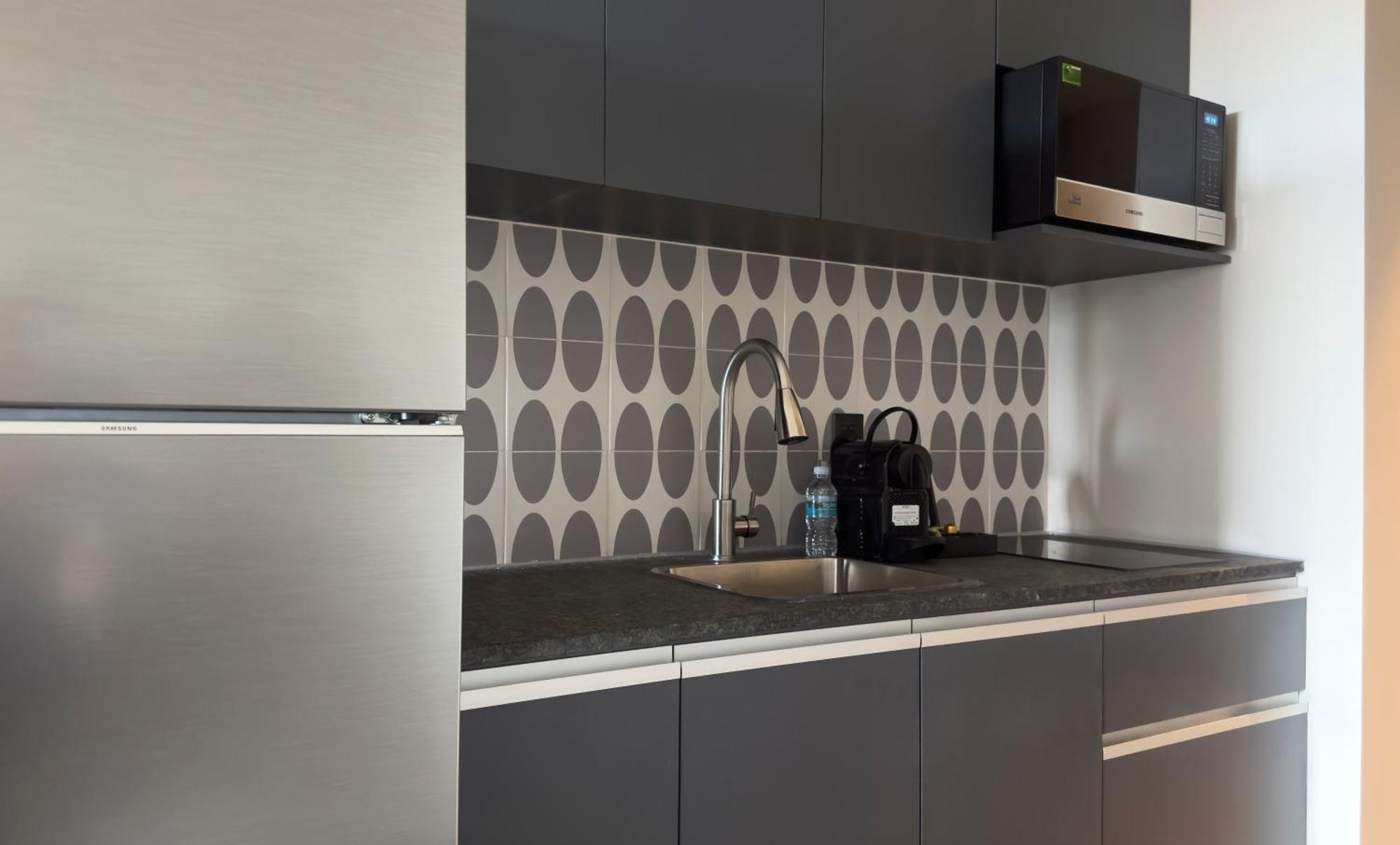 Hive Roma By G 4*