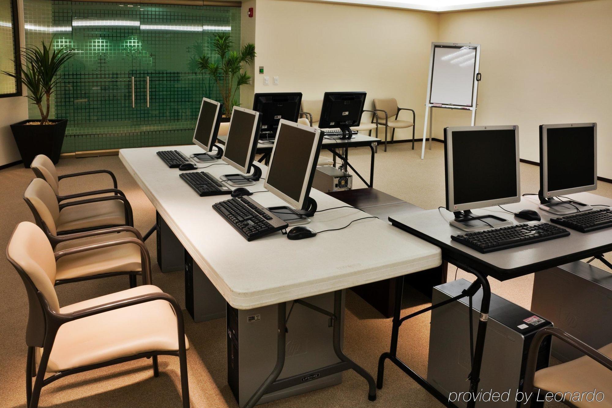 Hotel Hotel&suites Medica Sur, An Ihg