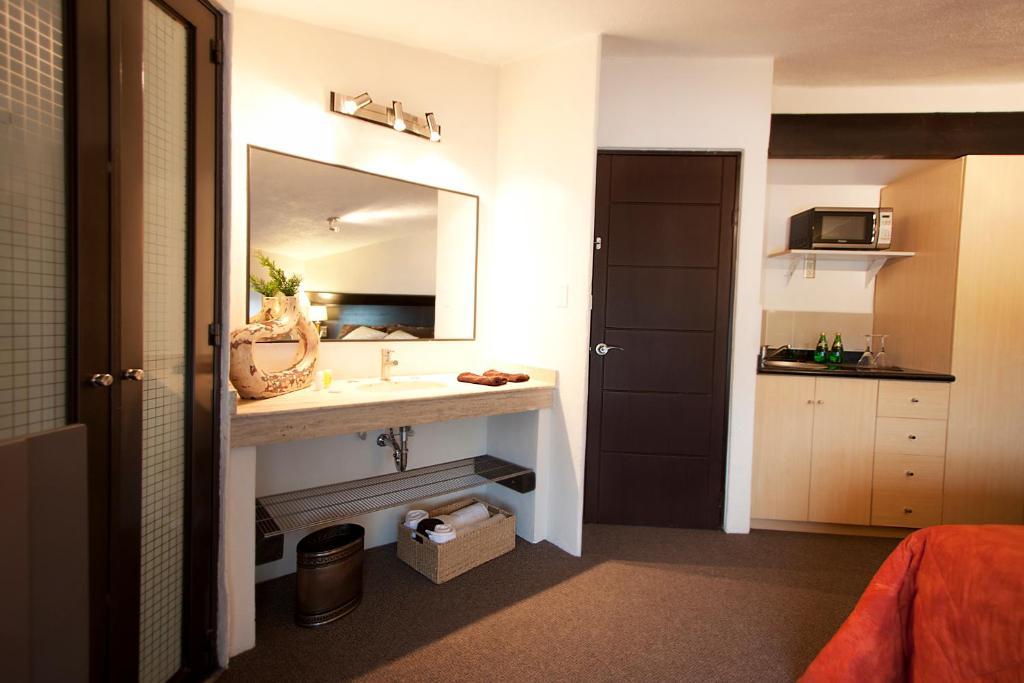 Aztic And Executive Hotel
