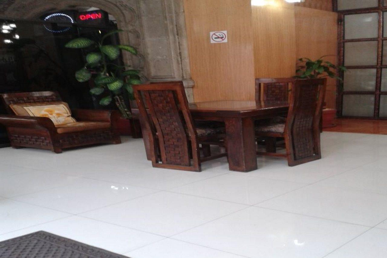 Casa De La Luna 3*