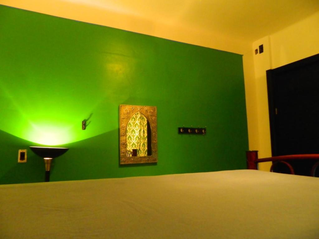 Zona Rosa Hostel *