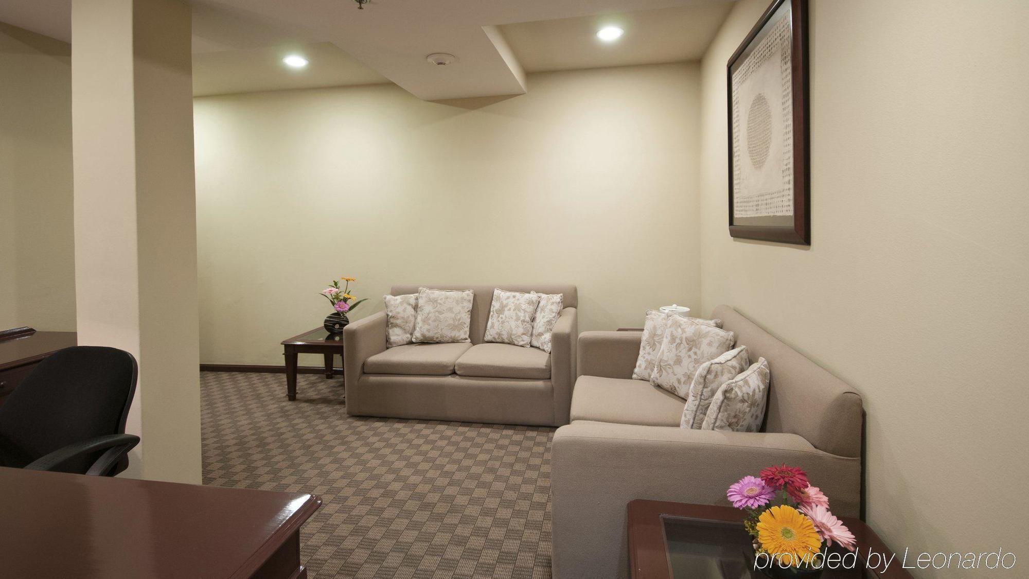 Zona Rosa Hostel *