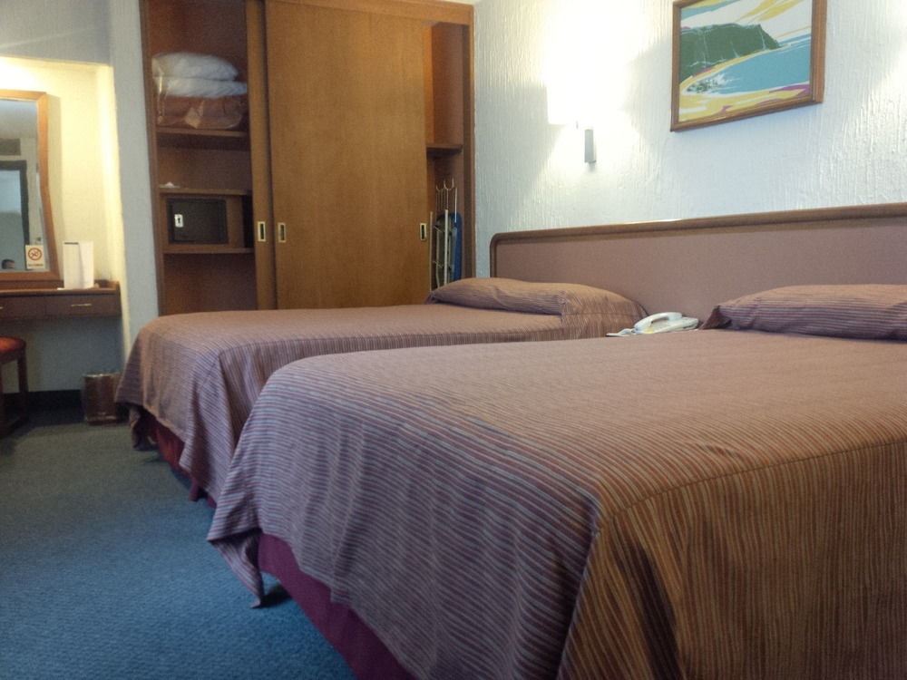 Metropol Hotel 4*