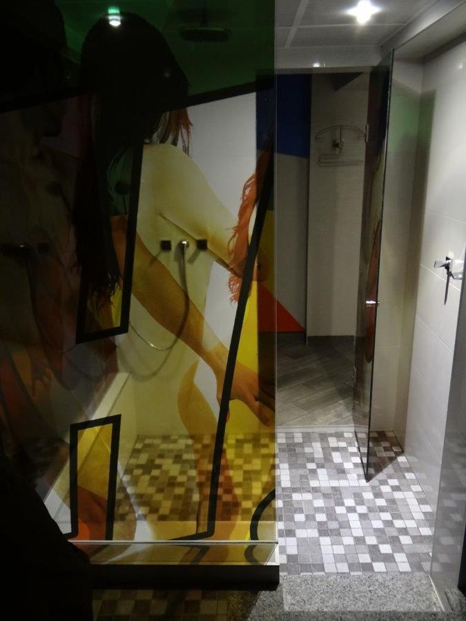 Oh! Oriente (adults Only)