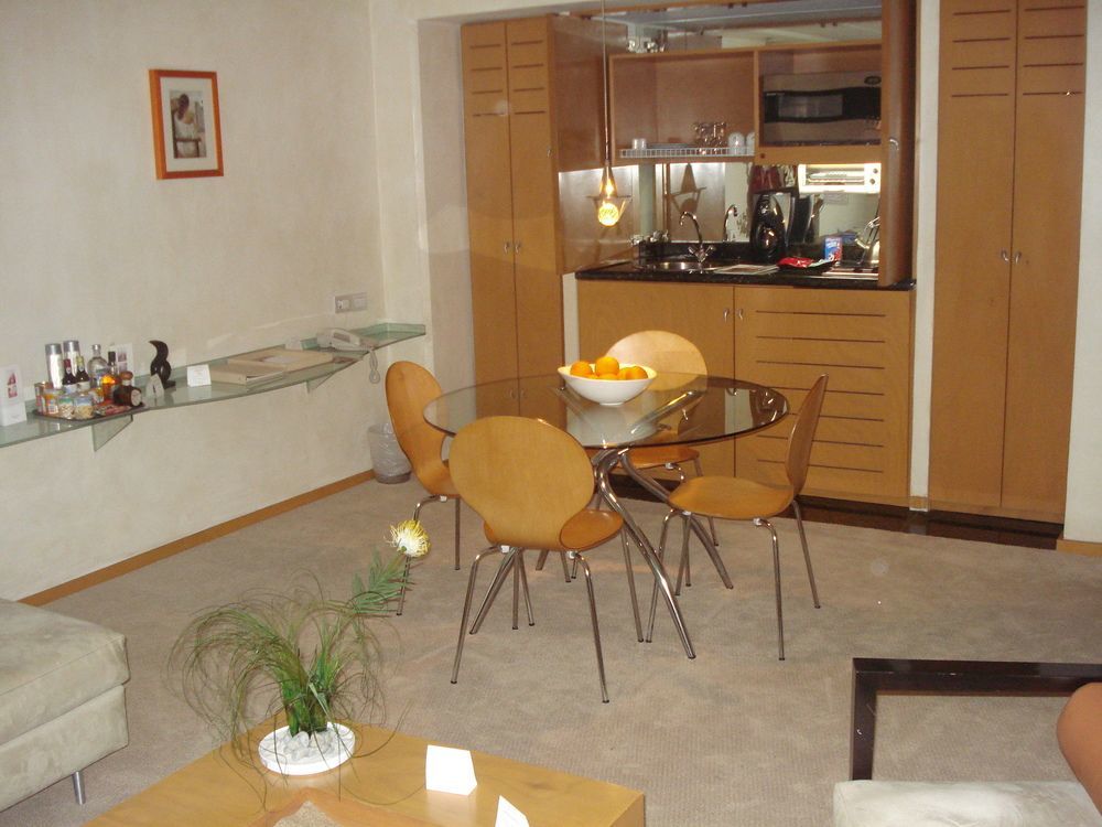 Hotel Contempo 5*