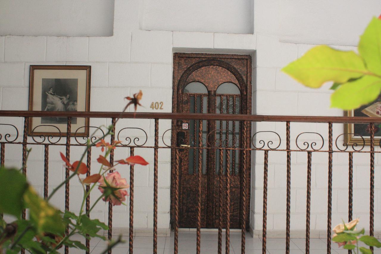 Casa De La Luna 3*