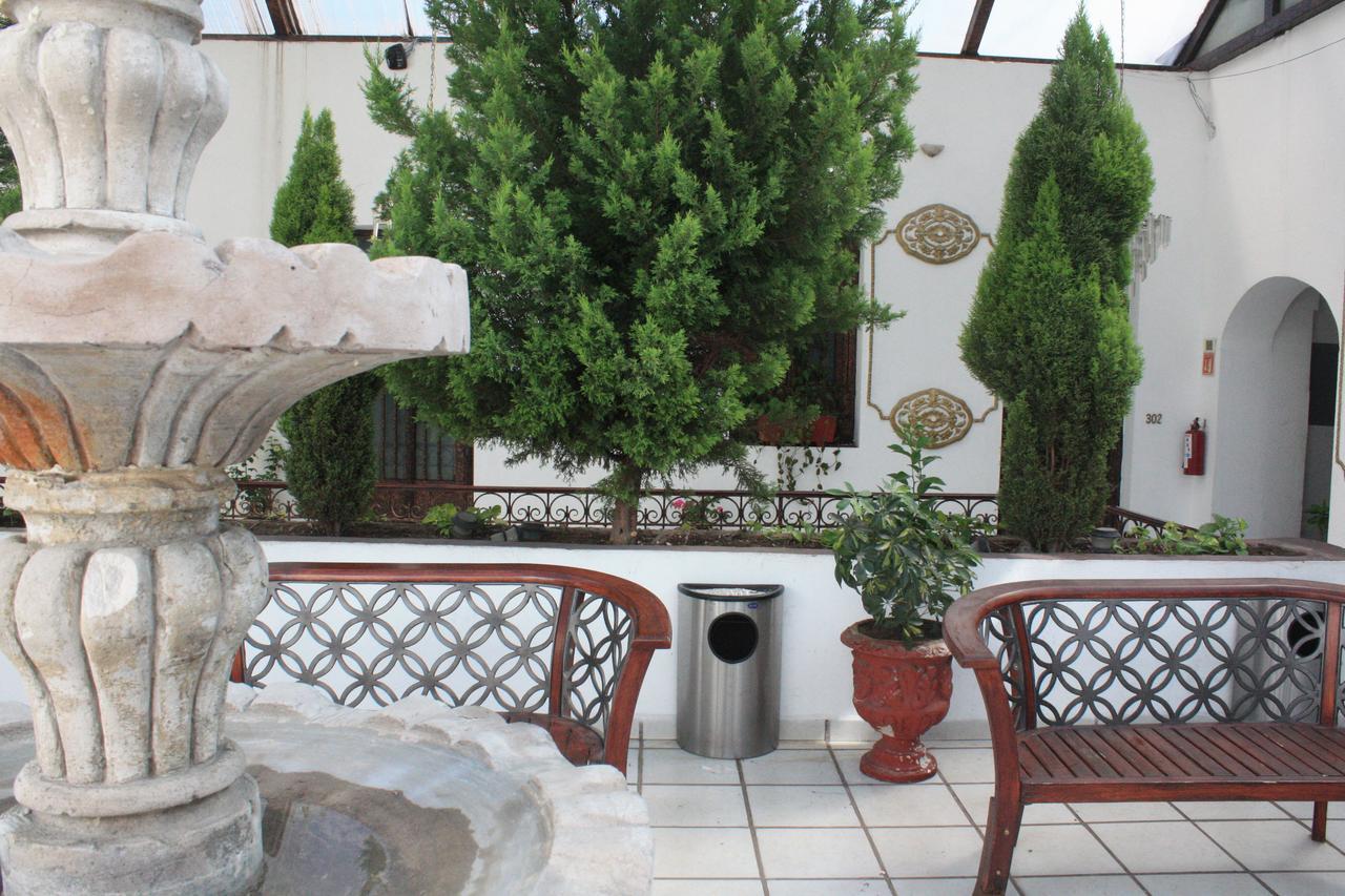 Casa De La Luna Hotel