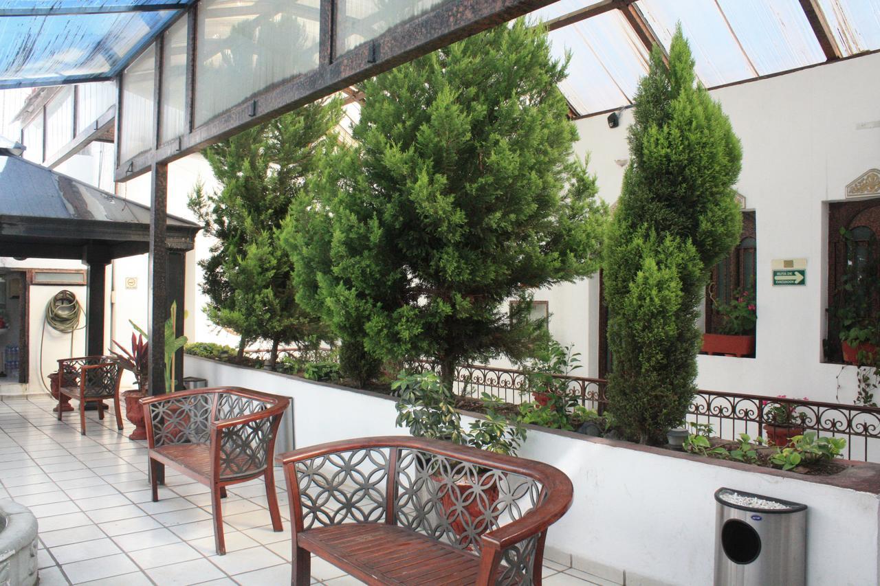 Hotel Casa De La Luna 3*