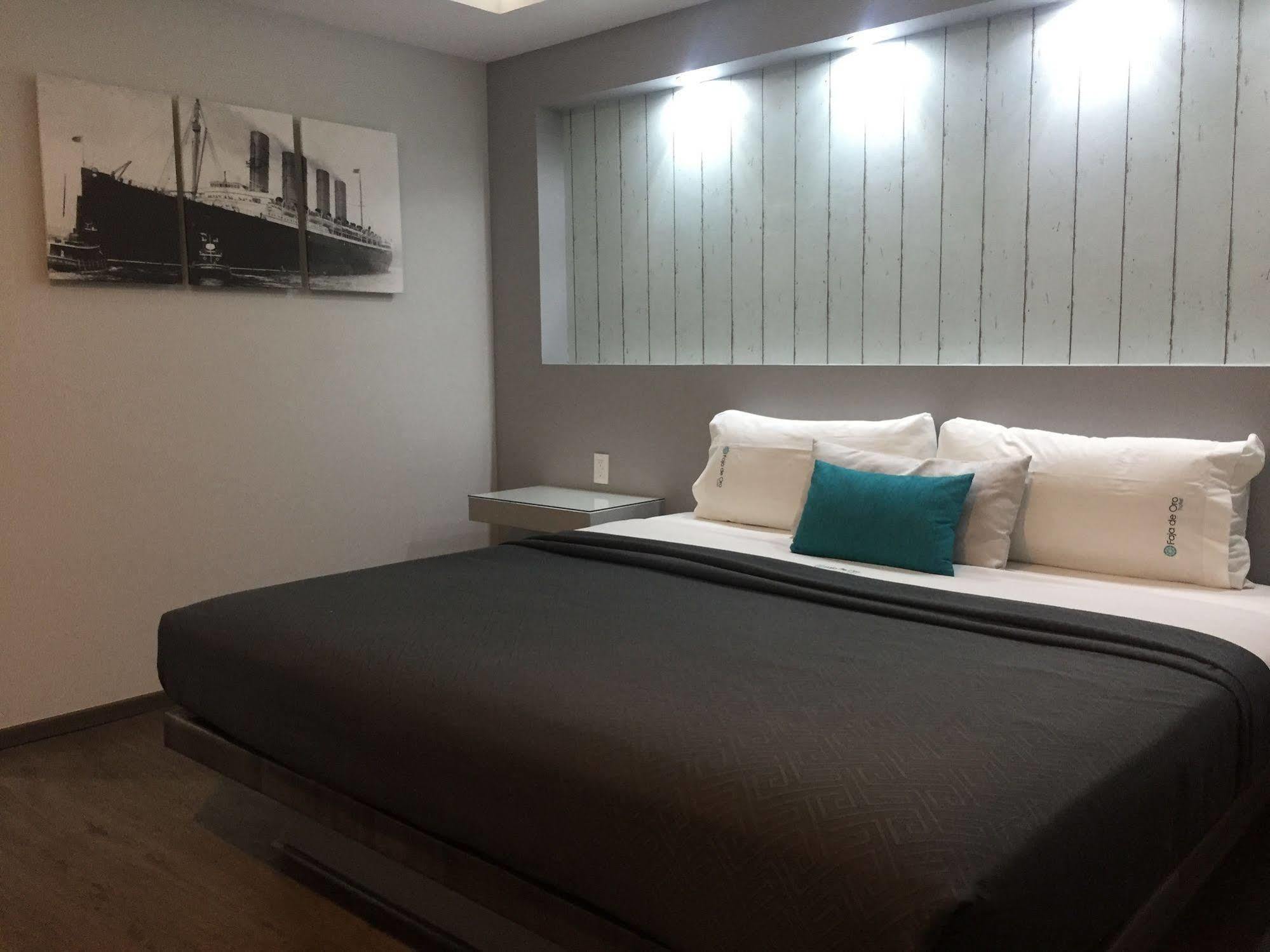 Hotel Mx Congreso 4*