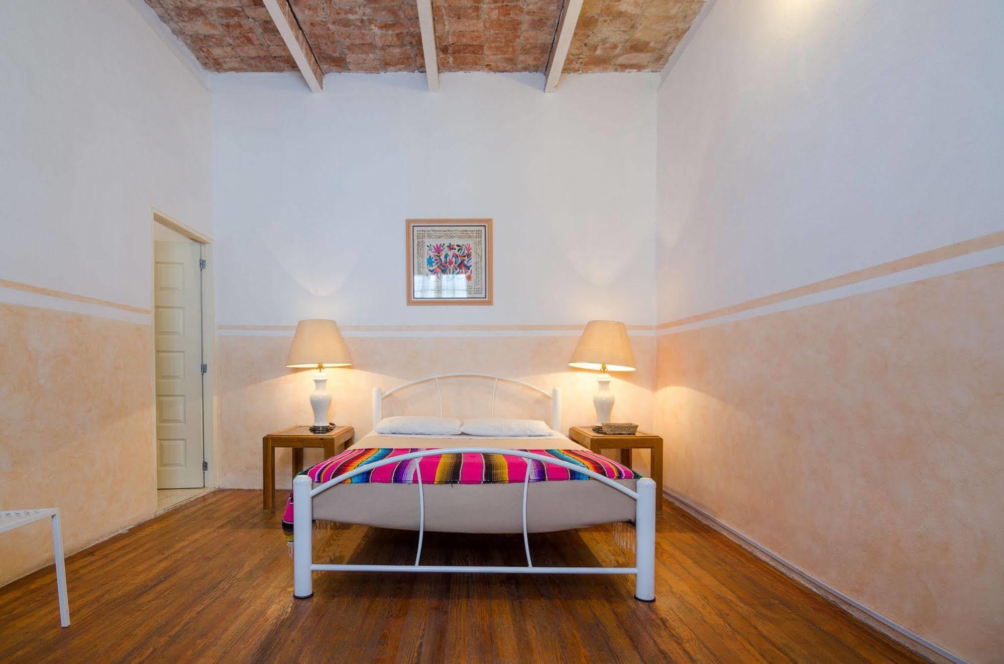 Hostal Casa San Ildefonso *