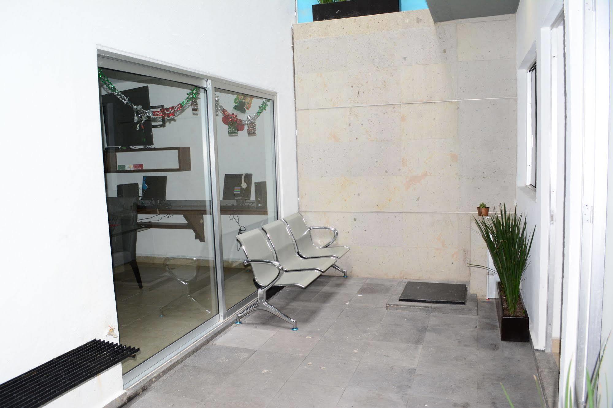 Be Condesa Inn