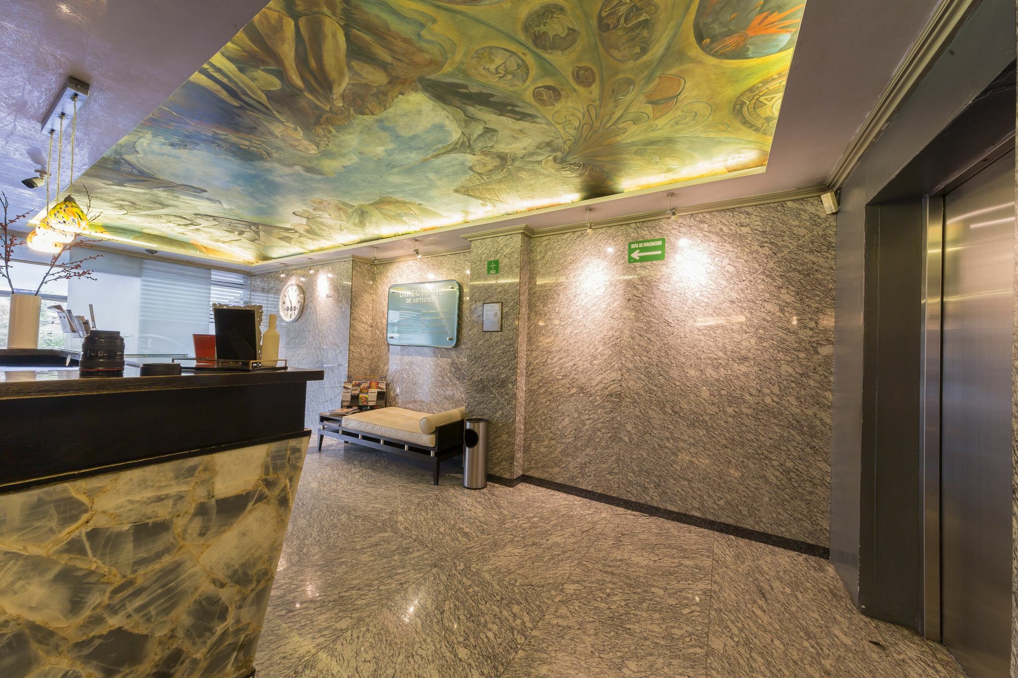 Hotel Contempo