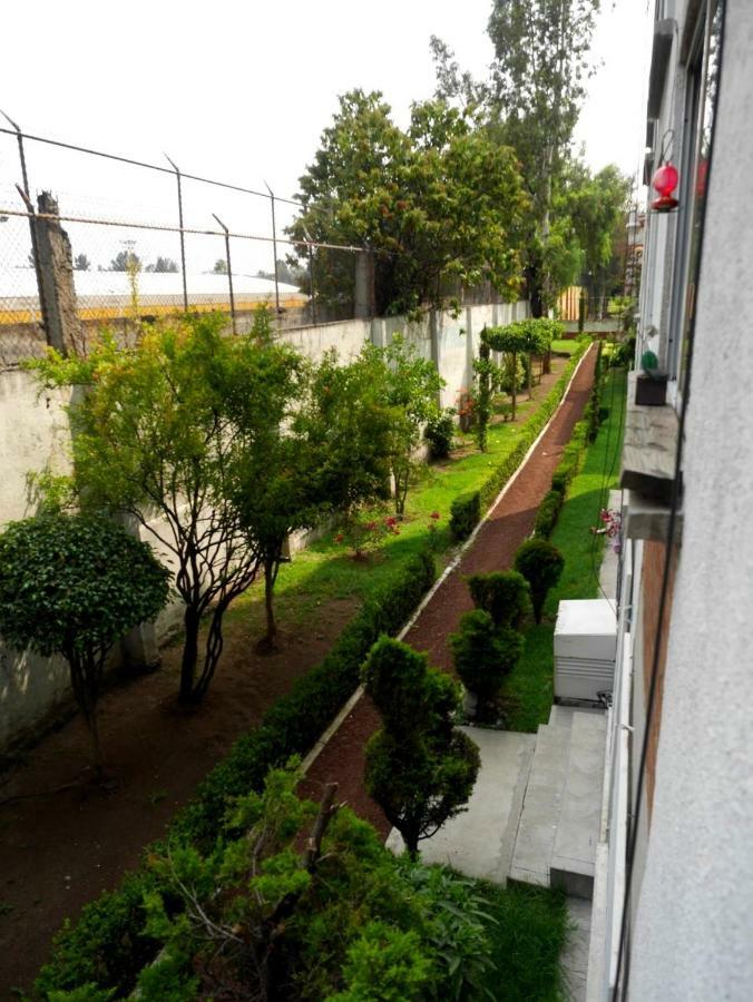 Cerca Del Aeropuerto Pensión México DF