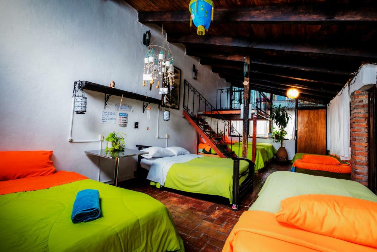 Airport Hostal