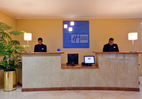 Hotel Express Santa Fe, An Ihg