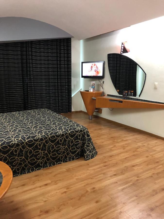 Hotel&villas Pasadena Impuestos No Incluidos El Pago Es Directamente En El Hotel México DF