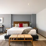 Casai Luxury & Designer Apt In The Best Location!