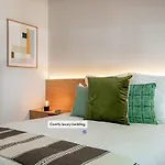 Beautiful New, Modern Condo in La Condesa!