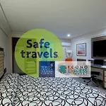 Econo Express Hotel