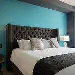 Downtown Boutique Apartment With View To The Park 805