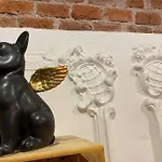 Estudio, en casa de 1910, a una cuadra del Angel