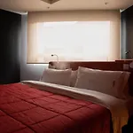 Love Hotel Kron