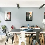 Uppermost 3Br, Gym, Roofgarden. Socrates