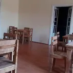 Hostal T M