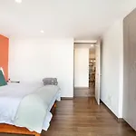 Moderno Mexicano 3Br/2Ba 200Mbps