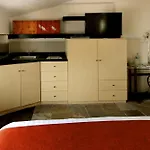 Aztic Hotel And Executive Suites