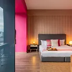 Casa Magenta By Kukun