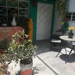 Departamento Cercano Al Aeropuerto T2, A 2 Calles