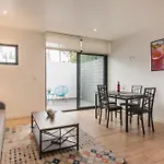 Cozy Urban Rooftop Lounge Free Parking & Wifi