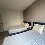 Urban Oasis In Roma - Wifi - Laundry - Sleeps 7