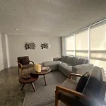 Modern Polanco Stay - Parking- Elevator- Sleeps 10