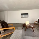 Modern Polanco Stay - Parking- Elevator- Sleeps 10