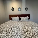 Modern Polanco Stay - Parking- Elevator- Sleeps 10