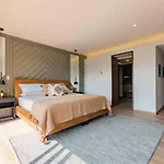 Stylish 3-Level Penthouse With Private Rooftop
