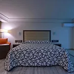 Econo Express Hotel