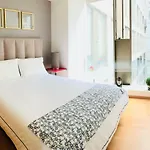 Boutique Apartment Downtown 628