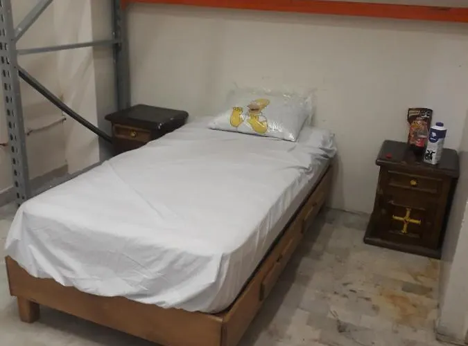 Bedroom Cuarto Independiente Planta Baja