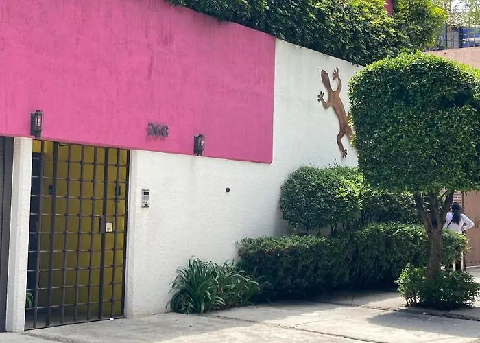 Hostal Cuija Coyoacan Berlin 268 Coyoacan