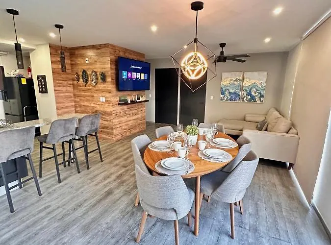 Entire Luxurious Apartment In Shopping Mall