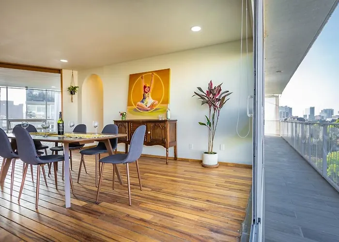 Sunny & Spacious Condesa Condo W City Views