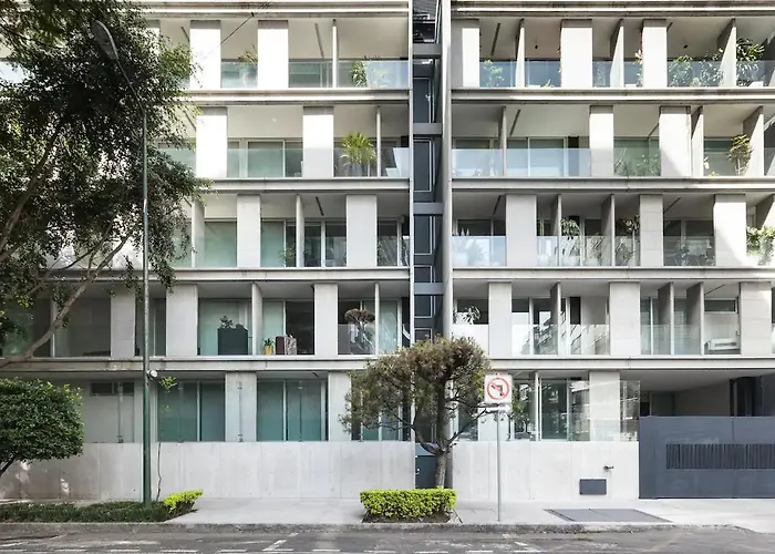 Uppermost 3Br, Gym, Roofgarden. Socrates