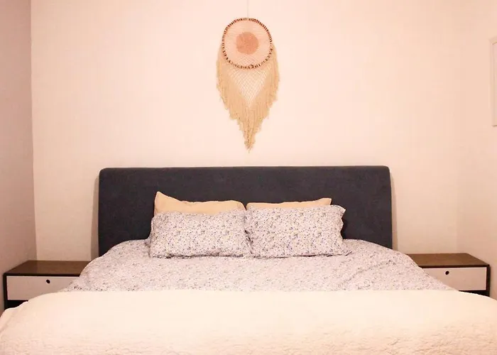 New Mex Inspired Bo-Ho Chic Apartment With Private Patio And Roof Terrace