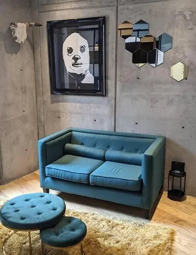 A Hip Modern Gem In El Centro!